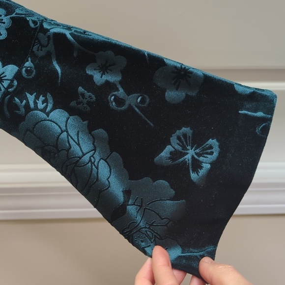 Karl Lagerfeld Floral & Butterfly Pine Green Velvet Bell Sleeve Midi Dress 2 - Picture 9 of 13